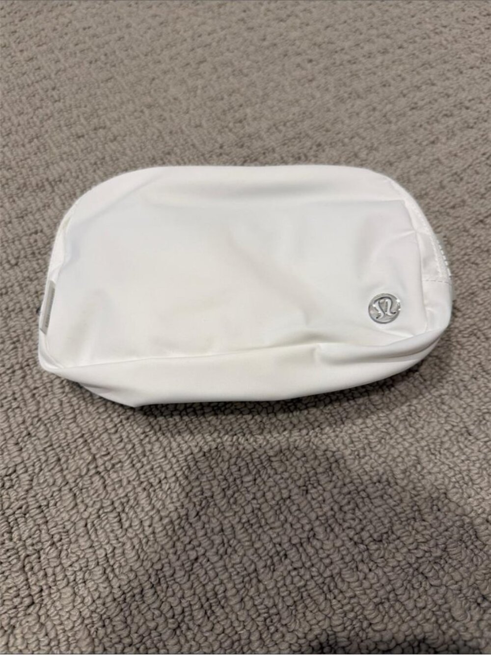 Lululemon everywhere belt bag white NWT
